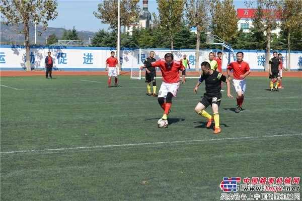 “方圆杯”足球比赛拉开序幕