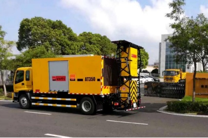 张家港市公路引进英达防撞缓冲车