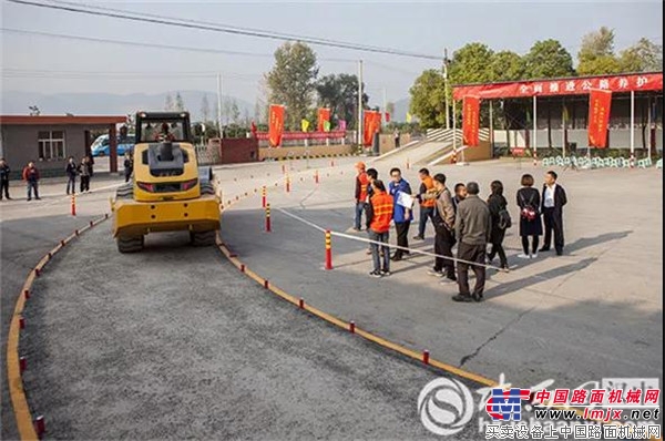 陕西公路技能大赛设备为何首选柳工？