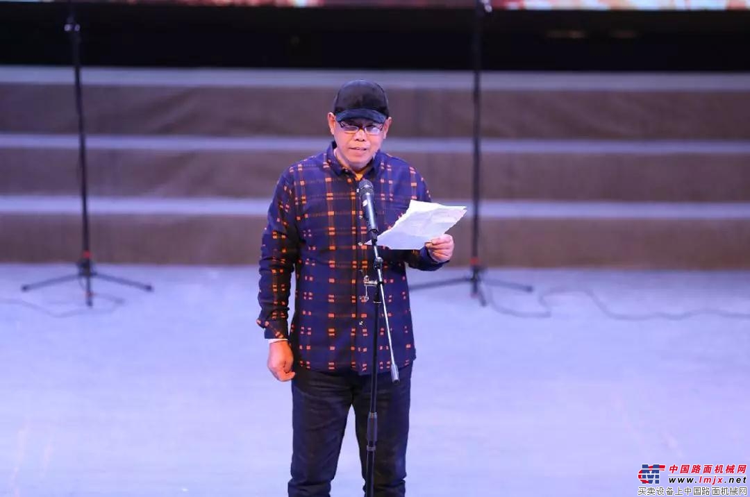 拥抱新时代，魅力唱团深情演绎徐工最美旋律