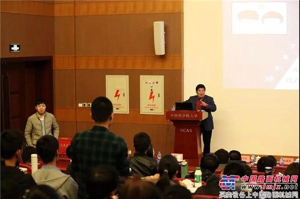 宁波如意：他，用宁海乡音与中国最高学府学子谈创业和创新