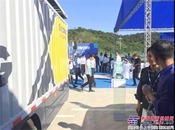 徐工环境卫士系列巡展——亮相2018深圳新能源汽车挑战赛及展览会