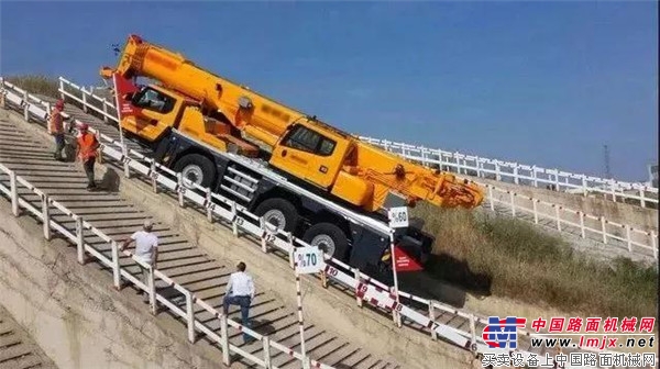 金奖！徐工XCA60E摘得“2018中国制造之美”桂冠！