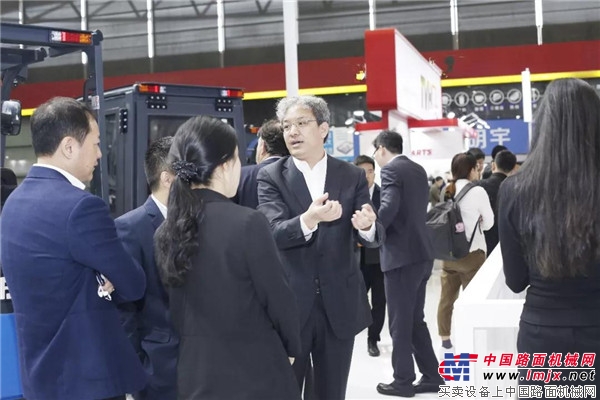 撼动全场！比亚迪叉车闪耀2018 CeMAT ASIA