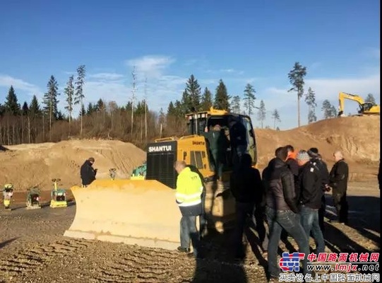 山推K系列全液压推土机首次亮相欧洲波罗的海区域市场