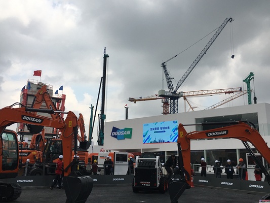 斗山工程機械領秀bauma CHINA 2018