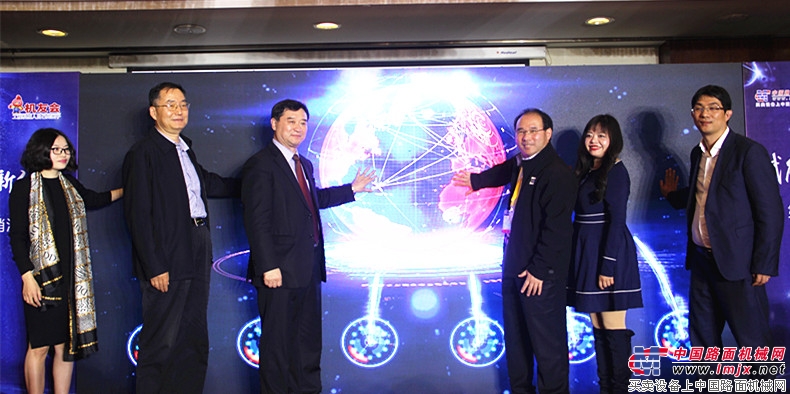 助推工程機械全球化 中國路麵機械網全球站正式上線