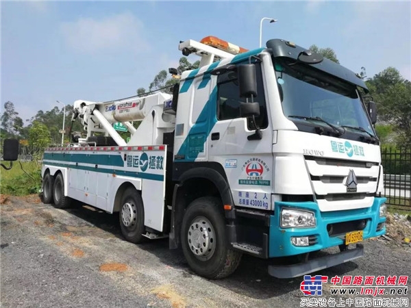 大噸位清障車於寶馬展批量交付廣東粵運交通拯救公司