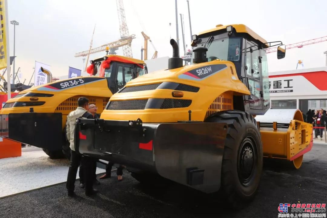 山推道路机械：脚踏实地 志存高远！