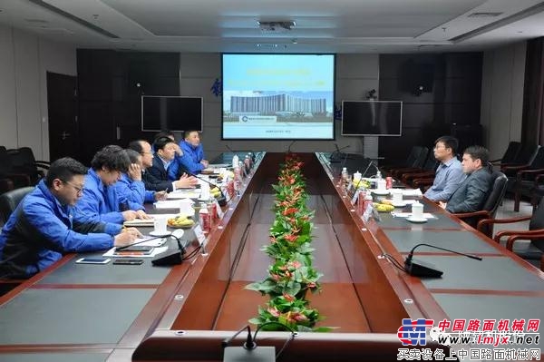 ​陕建机股份与沃尔沃公司举行商务合作会谈