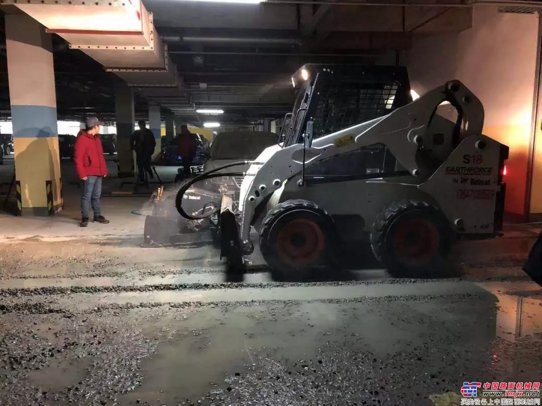 地下车库修复，为啥也选山猫滑移装载机？