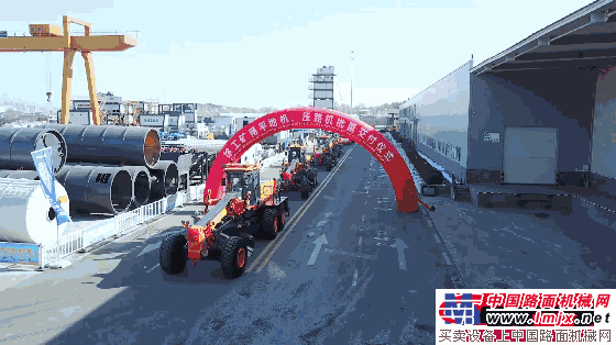 徐工道路總經理崔吉勝新年賀辭：以奮鬥的姿態智繪道路新時代！