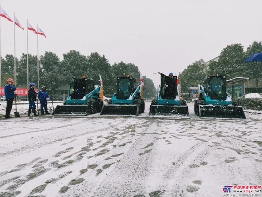 迎战冰雪，山河智能除雪小分队出动啦