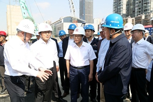 股份公司党委书记、董事长李长进一行到中铁四局昆明地铁4号线4标项目检查指导工作