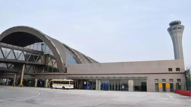 成都机场扩建2号航站楼G指廊远机位候机厅2669.67平方米