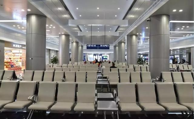 成都机场扩建2号航站楼G指廊远机位候机厅2669.67平方米