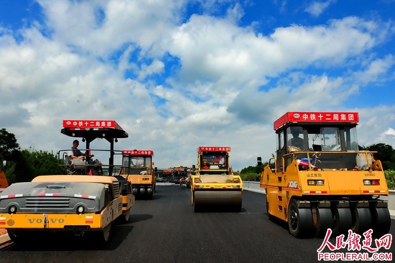 廣東仁新龍懷英懷三條高速公路預計年底通車