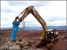 【山西地区】挖掘机带有破碎锤、加长臂挖掘机