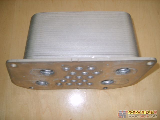 沃尔沃挖机配件（机油散热器）