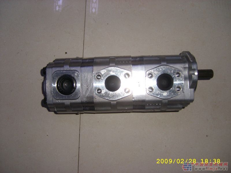 专业供应小松挖掘机配件PC55UU-2泵