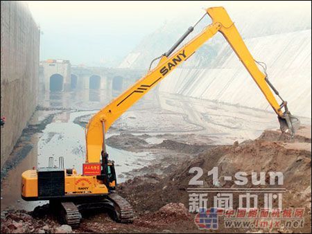 出租武汉地区加长臂挖掘机