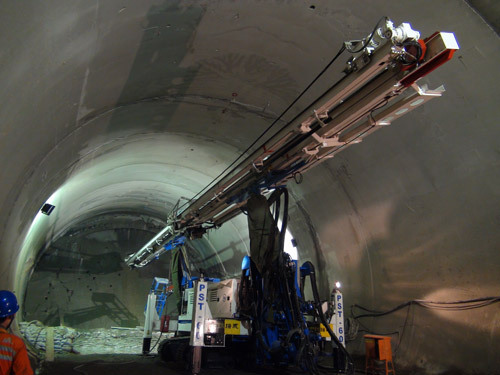 土力機械 ST-60 隧道超前支護