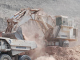 利勃海爾R 995 礦用挖掘機高清圖 - 外觀