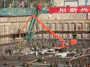 建研HGY13移动式混凝土布料机