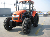 凱爾 KAT1004 拖拉機(jī)