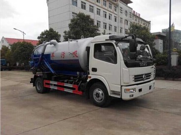 楚飞6立方东风多利卡吸污车