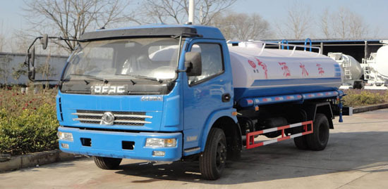 楚勝東風多利卡8.6噸灑水車