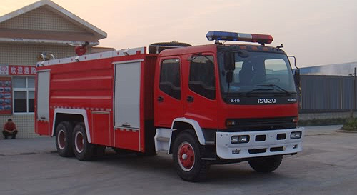 程力水罐消防车