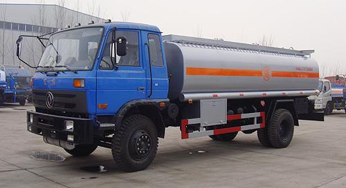 湖北合力东风平头运油车