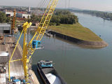 利勃海尔LHM 280移动式码头高架吊高清图 - 外观