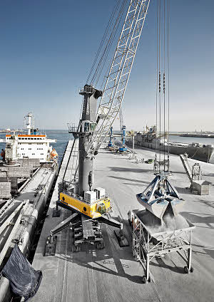 利勃海尔 LHM 550 移动式码头高架吊