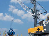 利勃海尔LHM 180移动式码头高架吊高清图 - 外观