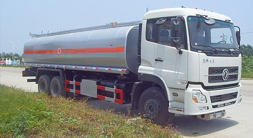 湖北合力东风天龙后双桥加油车