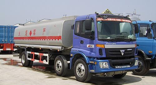 湖北合力欧曼小三轴加油车