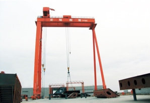 華中建機 MUhz造船專用龍門吊 