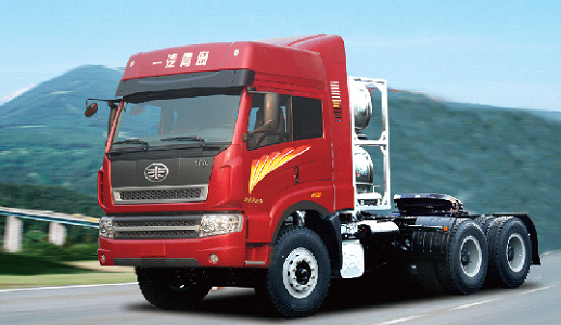 青島解放新大威LNG6×4牽引車(複合型)