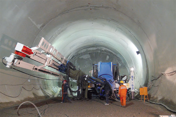 土力機械ST60隧道超前支護管棚鑽機參數