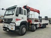 程力 ZZ1317N466GE1 豪沃前四后八14噸三一隨車吊