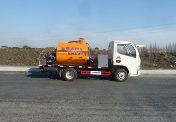 欣融DFA5070GLQ沥青洒布车