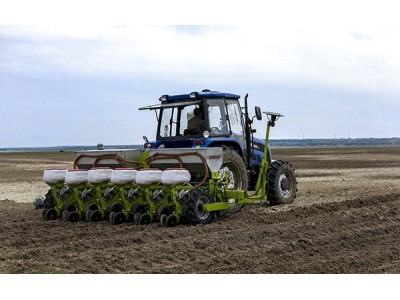 德邦大为 2505型 种植施肥机械视频